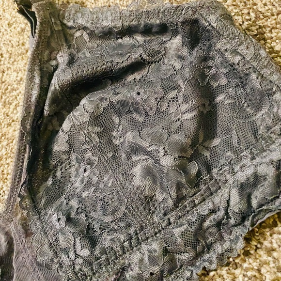 EUC Savage X Fenty Gray Floral Lace Logo Unlined Bralette - Picture 5 of 16